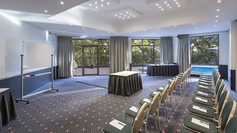 BEST WESTERN PLUS Apollo International Hotel - Accommodation Redcliffe 14