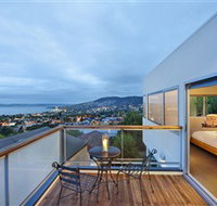 Library House - Accommodation Redcliffe