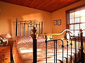 Wagner's Cottages - Accommodation Redcliffe 2