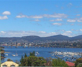 Ashwood Apartments - Lindisfarne - Accommodation Redcliffe 0