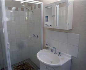 Ashwood Apartments - Lindisfarne - Accommodation Redcliffe 5