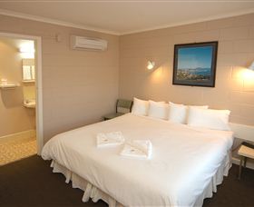 Edgewater - Accommodation Redcliffe 8