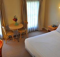 Glen Inn Motel  Apartments - Accommodation Redcliffe