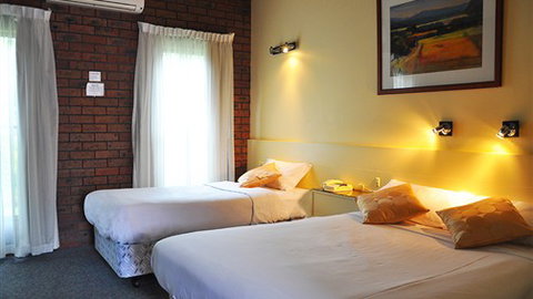 Glen Inn Motel & Apartments - Accommodation Redcliffe 3