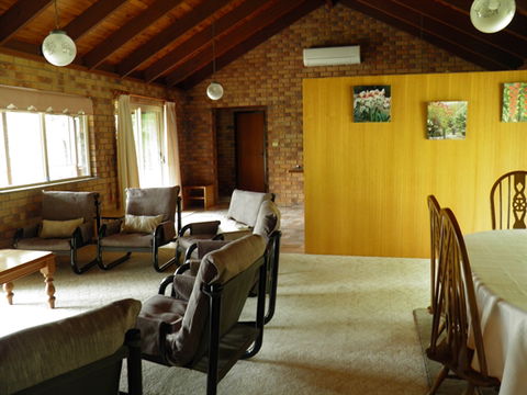 Coucals Of Mount Crosby - Accommodation Redcliffe 0