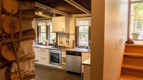Planetrees Estate  - Accommodation Redcliffe 3
