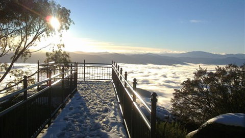 Mountain View Retreat - Accommodation Redcliffe 1