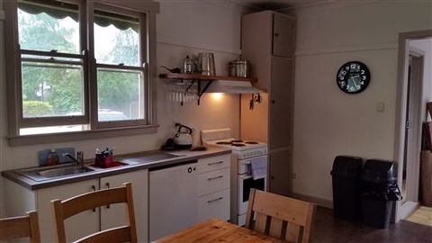 Lakeside Vista Holiday House - Accommodation Redcliffe 1