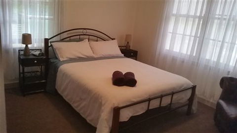 Lakeside Vista Holiday House - Accommodation Redcliffe 2