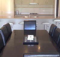 Anchorage by the Lake - Accommodation Redcliffe