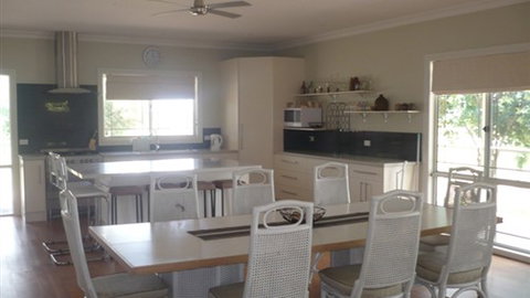 Yarrasackawonga - Accommodation Redcliffe 2