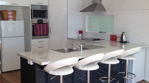 28 Graham Ave - Accommodation Redcliffe 5