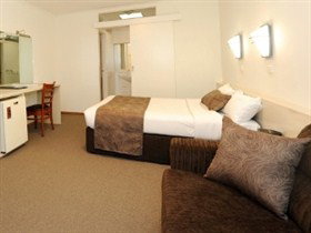 Barossa Vine Inn - Accommodation Redcliffe 2