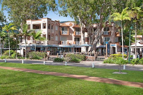 Alassio On The Beach - Accommodation Redcliffe 1
