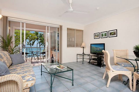 Alassio On The Beach - Accommodation Redcliffe 2