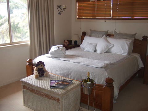 Ayr Bed And Breakfast On McIntyre - Accommodation Redcliffe 0