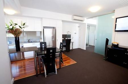 B7 Honeysuckle Apartments - Accommodation Redcliffe 0