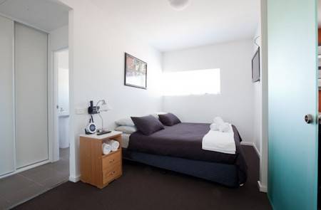 B7 Honeysuckle Apartments - Accommodation Redcliffe 4