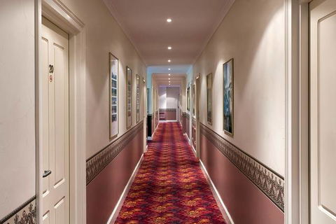 BEST WESTERN Ensenada Motor Inn & Suites - Accommodation Redcliffe 2
