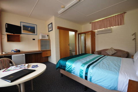 BEST WESTERN Melaleuca Motel & Apartments - Accommodation Redcliffe 1