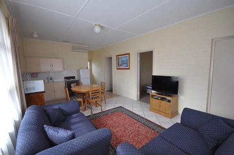 BEST WESTERN Melaleuca Motel & Apartments - Accommodation Redcliffe 2