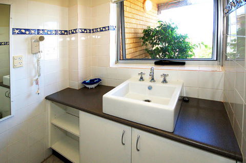 Caribbean Motel - Accommodation Redcliffe 1
