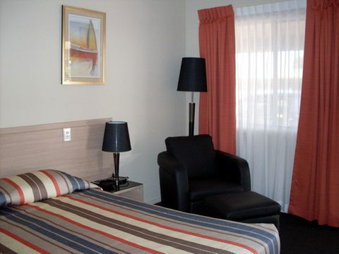 Cobar Central Motor Inn - Accommodation Redcliffe 1
