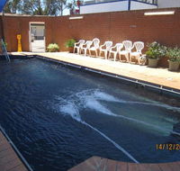 Dragon Phoenix Resort  Restaurant - Accommodation Redcliffe