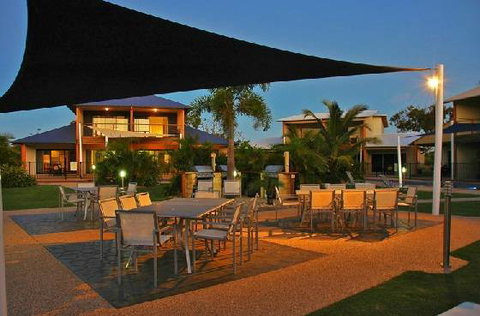Edge On Beaches - Accommodation Redcliffe 9