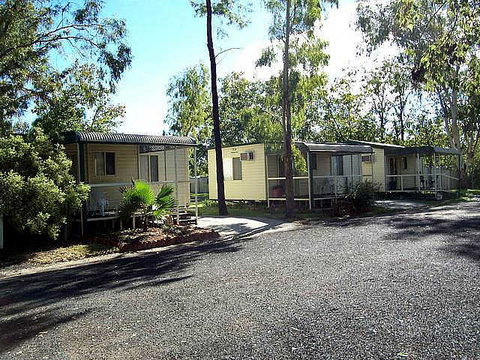 Highway Tourist Village - Accommodation Redcliffe 0