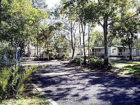 Highway Tourist Village - Accommodation Redcliffe 3