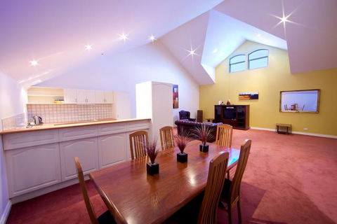 Hotel Northbridge - Accommodation Redcliffe 0