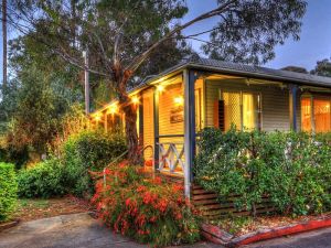 Highway Tourist Village - Accommodation Redcliffe 4