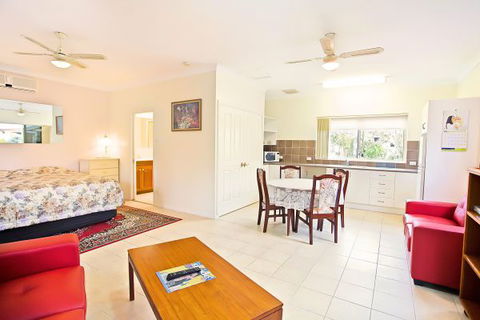 Bonville Lodge - Accommodation Redcliffe 6