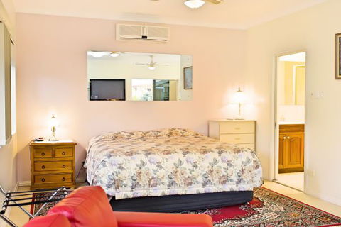 Bonville Lodge - Accommodation Redcliffe 8