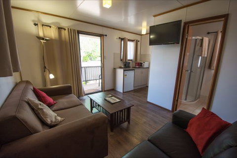 Daly Waters Historic Pub - Accommodation Redcliffe 12