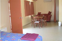 Rockingham Holiday Village - Accommodation Redcliffe 2