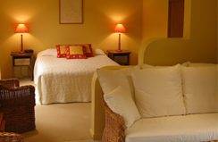 Santa Fe Luxury Bed & Breakfast - Accommodation Redcliffe 0