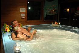 Seashells Beachfront Resort - Accommodation Redcliffe 2