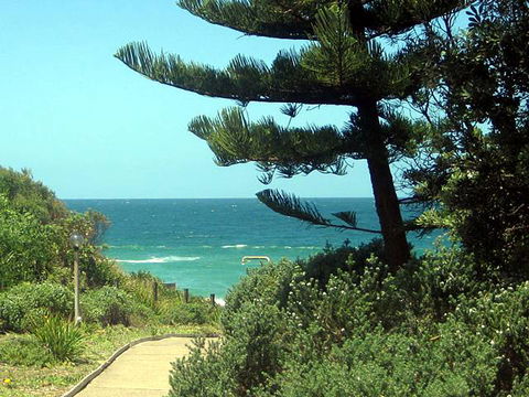 Seashells Beachfront Resort - Accommodation Redcliffe 0