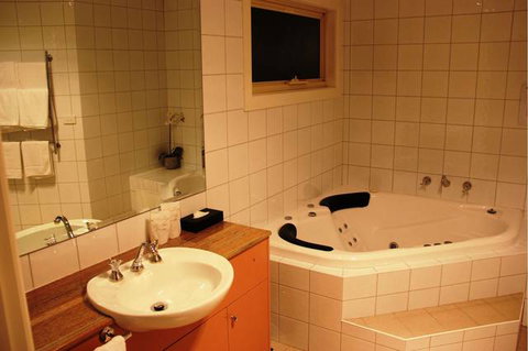 Sunshine Motor Inn - Accommodation Redcliffe 9