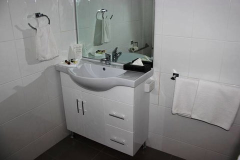 Sunshine Motor Inn - Accommodation Redcliffe 10