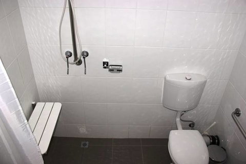 Sunshine Motor Inn - Accommodation Redcliffe 11