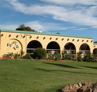 Tarcutta Halfway Motor Inn/Horse Hotel - Accommodation Redcliffe