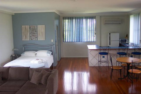 The Kabana Luxury Accommodation - Accommodation Redcliffe 4