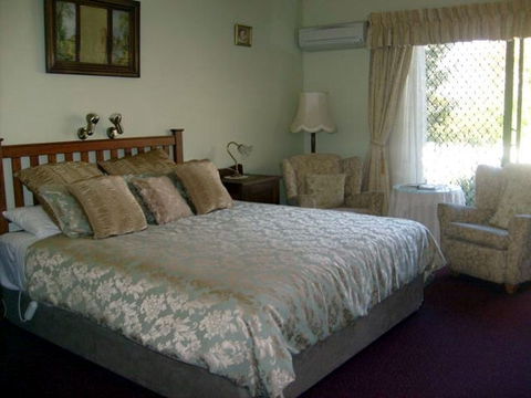The Noble Grape - Accommodation Redcliffe 2