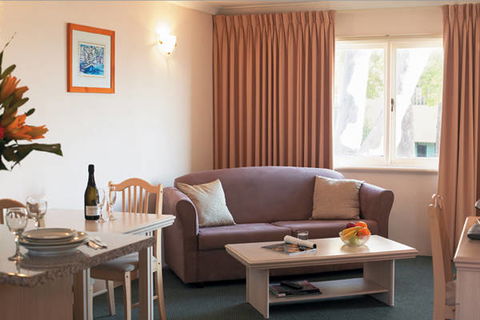 The Peninsula - Riverside Serviced Apartments - Accommodation Redcliffe 11