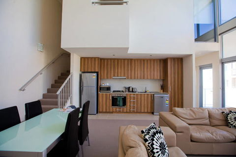 Verandah Apartments - Accommodation Redcliffe 2