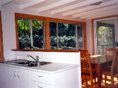 Walkabout Holiday House - Accommodation Redcliffe 3