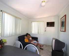 Pilbara Holiday Park - Aspen Parks - Accommodation Redcliffe 1